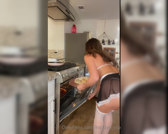 Nickixo Vip aka nickixo_vip - 11-08-2021 OnlyFans Video - Pizza anyone