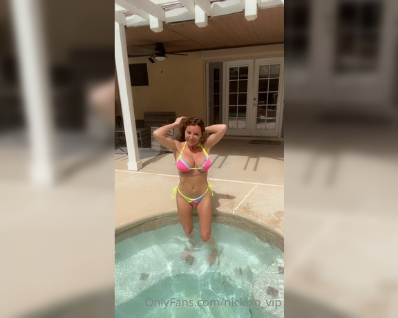 Nickixo Vip aka nickixo_vip - 05-11-2022 OnlyFans Video - Its so windy today wtf  someone come hold me down Im gonna end up back