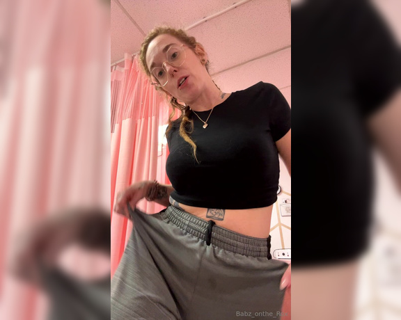 Babz0nther0x aka babz0nther0x - 01-22-2024 OnlyFans Video - Bored on the job