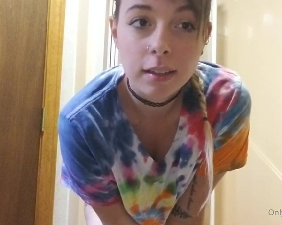 Autumn aka autumnnight - 11-06-2020 OnlyFans Video - Lol found this video from two or three years ago, I was even more awkward than