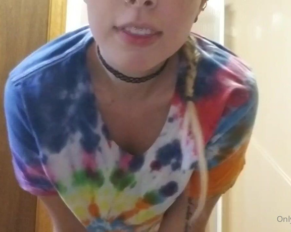 Autumn aka autumnnight - 11-06-2020 OnlyFans Video - Lol found this video from two or three years ago, I was even more awkward than