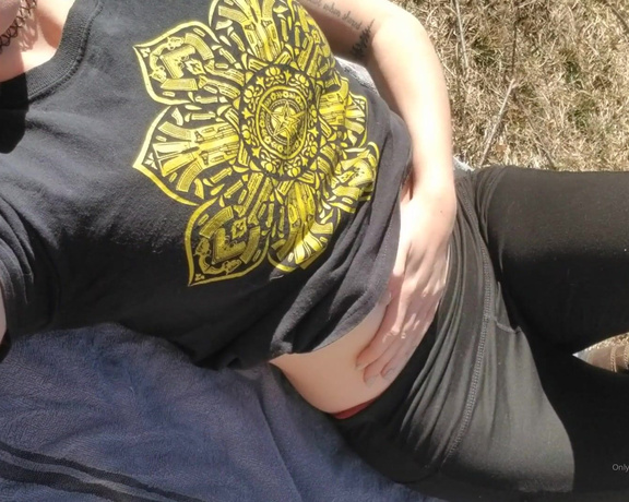 Autumn aka autumnnight - 02-21-2020 OnlyFans Video - Vid 352 It is a beautiful day to be outside and show some boobies Hope everyone