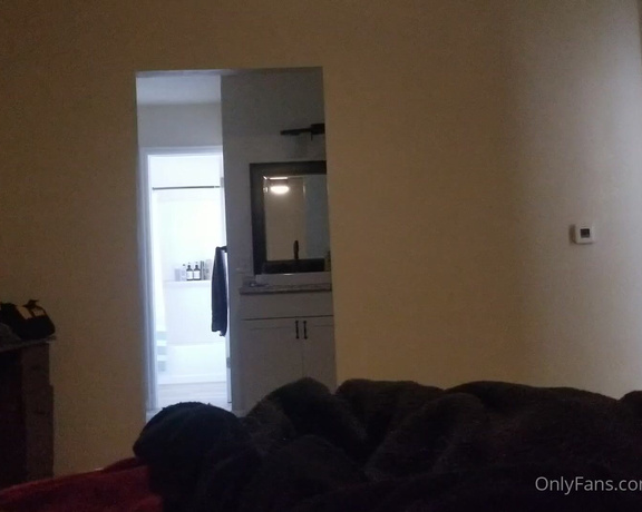 Autumn aka autumnnight - 05-10-2020 OnlyFans Video - Jk all our shits packed on a trailer and the sellers arent out yet soooo I