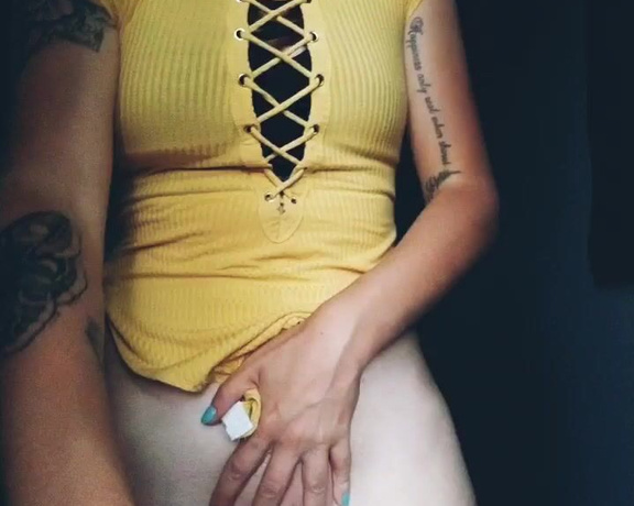 Autumn aka autumnnight - 05-23-2020 OnlyFans Video - I love this outfit, its easy to rip off