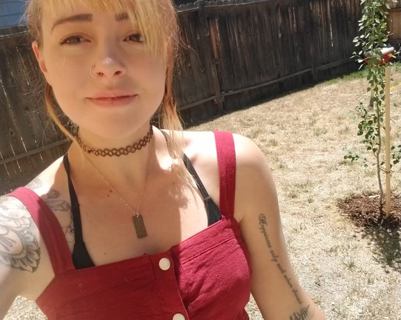 Autumn aka autumnnight - 05-25-2020 OnlyFans Video - Doesnt take much to accidentally show some pussy