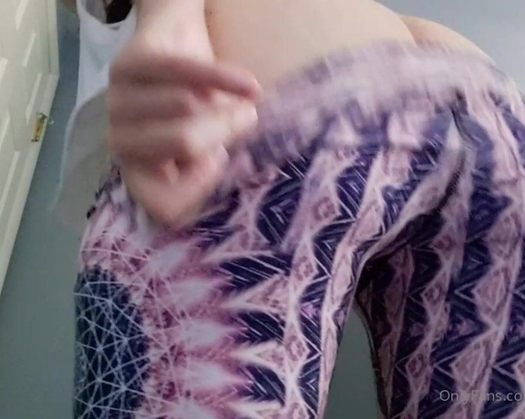 Autumn aka autumnnight - 07-05-2020 OnlyFans Video - Quick finger in the butt