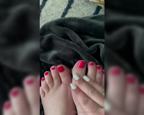 Whatever Amy aka whatevah_amy - 06-22-2024 OnlyFans Video - Should my nails and toes match