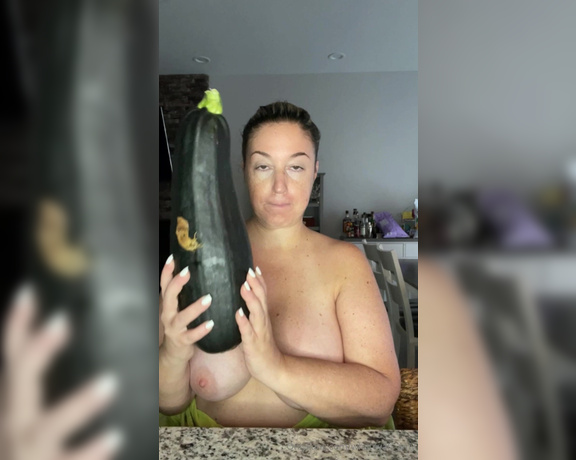 Whatever Amy aka whatevah_amy - 08-04-2024 OnlyFans Video - Topless coffee talk