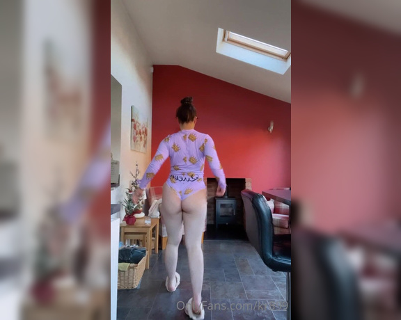 Katy Robertson aka kr899 - 01-01-2023 OnlyFans Video - Cum and chat to me yeah