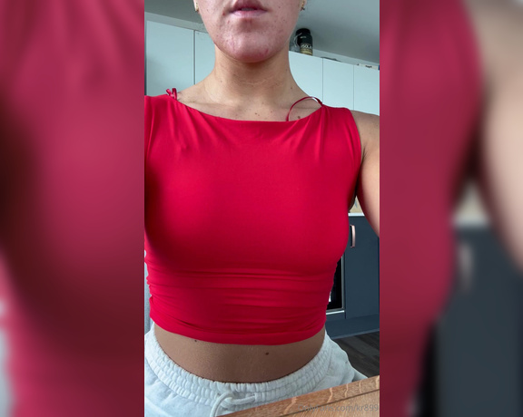 Katy Robertson aka kr899 - 04-08-2024 OnlyFans Video - Feeling so horny this lunchtime