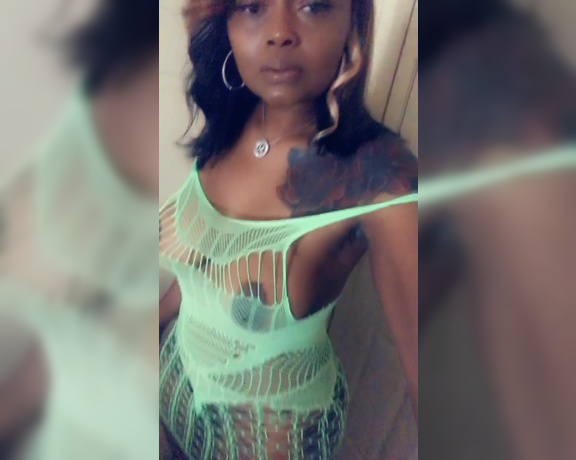 Shes6ft4 aka shes6ft4 - 12-11-2019 OnlyFans Video - Do yo like lime green daddy