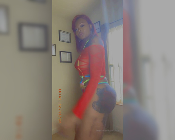 Shes6ft4 aka shes6ft4 - 02-12-2020 OnlyFans Video - Whats my stripper name boo Juicy stallion