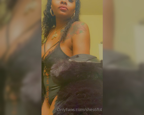 Shes6ft4 aka shes6ft4 - 03-01-2021 OnlyFans Video - Playing dress up