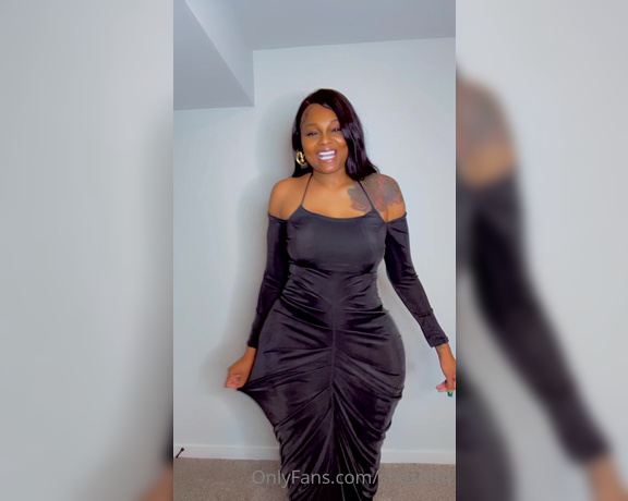 Shes6ft4 aka shes6ft4 - 06-10-2023 OnlyFans Video - Dress Haul_03c4