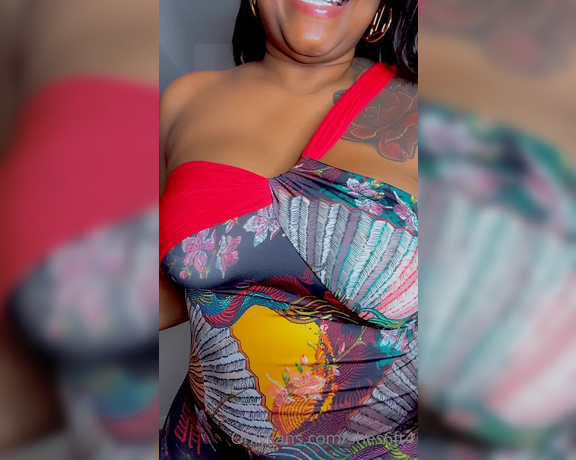 Shes6ft4 aka shes6ft4 - 06-10-2023 OnlyFans Video - Dress Haul_u4q6