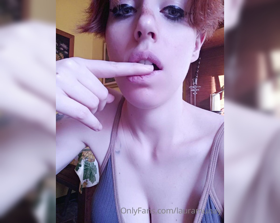 Lauramunaycrew aka lauramunay - 08-03-2023 OnlyFans Video - I like using fingers on kinkythursday