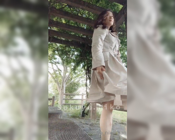 Sakuya Niko aka sakuya_nikochan - 09-23-2021 OnlyFans Video - If I wore a coat in the park and greeted you as you passed by like