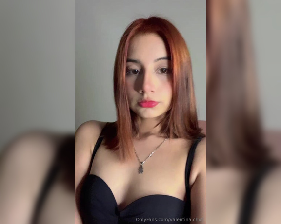 Valen Choex aka valentinachx5 - 01-02-2024 OnlyFans Video - Holaa mis amores, me han extrañado  Tengo nuevo look, les gusta