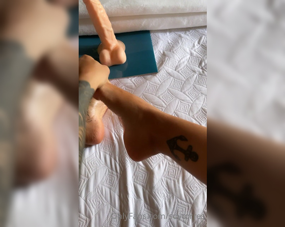 Aleja Torres aka soytorres - 04-30-2021 OnlyFans Video - Hey foot lovers  soytorres