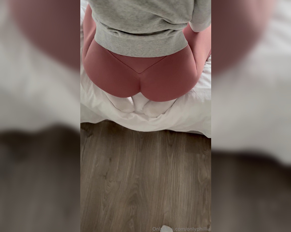 Bella Rae aka bellaraee - 11-05-2023 OnlyFans Video - preparing my cheeks to get clapped