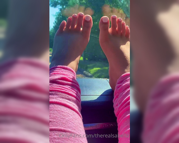 Bella Mkay aka thebellamkay - 10-03-2020 OnlyFans Video - My feet were looking extra cute today I had to spoil yall with this 3min foot