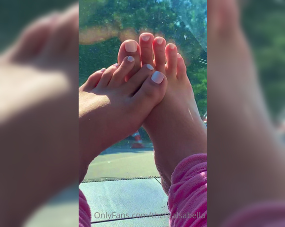 Bella Mkay aka thebellamkay - 10-03-2020 OnlyFans Video - My feet were looking extra cute today I had to spoil yall with this 3min foot