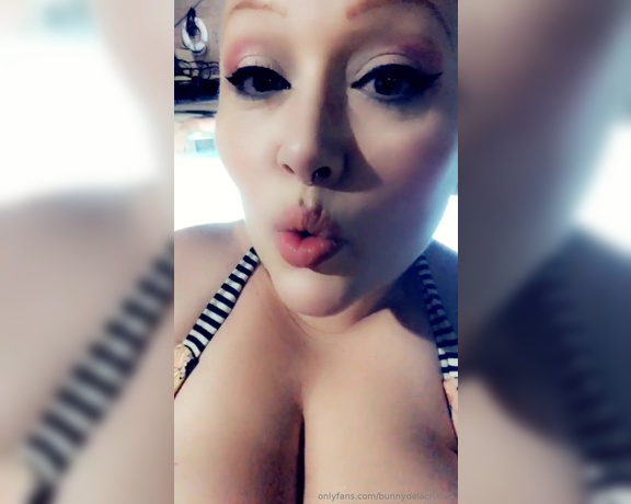 Bunny Delacruz aka bunnydelacruz69 - 05-27-2019 OnlyFans Video - Jacuzzi time