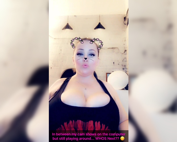 Bunny Delacruz aka bunnydelacruz69 - 05-22-2018 OnlyFans Video - Doing the titty dance  shakethatshit lol In between cam shows