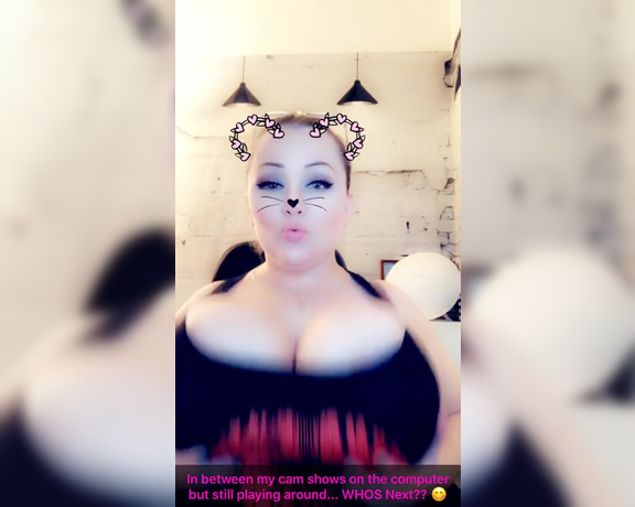 Bunny Delacruz aka bunnydelacruz69 - 05-22-2018 OnlyFans Video - Doing the titty dance  shakethatshit lol In between cam shows