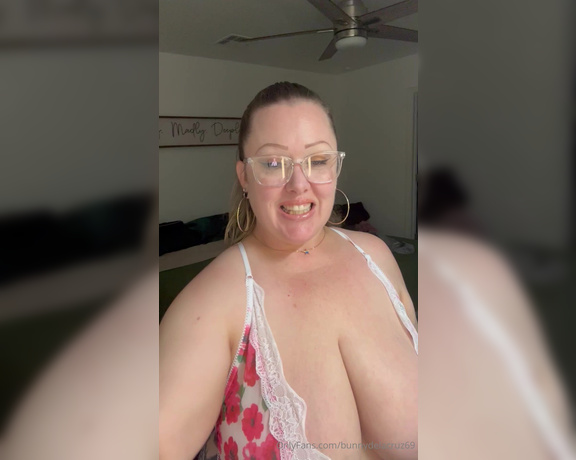 Bunny Delacruz aka bunnydelacruz69 - 10-11-2024 OnlyFans Video - I love my sexy outfit and wanna know if you love watching me try on different