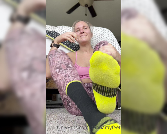 Hanna Ray aka hannarayvip - 11-27-2021 OnlyFans Video - Post_run socks