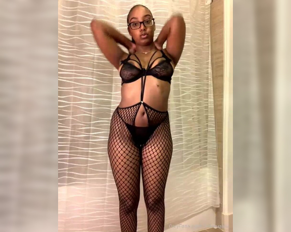 Juicy Butt Queen aka missusblu - 01-29-2021 OnlyFans Video - Stream started at 01292021 0436 am talk to me