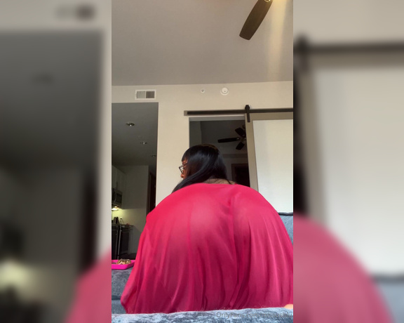 Juicy Butt Queen aka missusblu - 11-09-2024 OnlyFans Video - creamy in the middle like a twinkie lolz