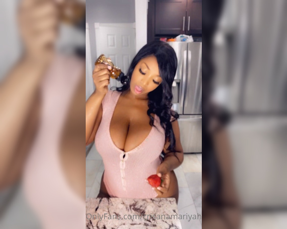 Crisana Mariyah aka crisanamariyah - 05-02-2020 OnlyFans Video - Sticky situation