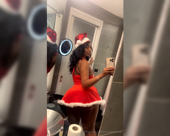 Crisana Mariyah aka crisanamariyah - 12-26-2023 OnlyFans Video - Merry xmas checking msgs n the am