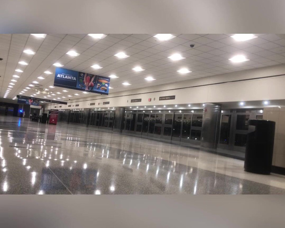 Gassy Panda aka gassypanda - 04-02-2022 OnlyFans Video - Some small but deadly airport toots from my Atlanta trip  I know they kinda hard