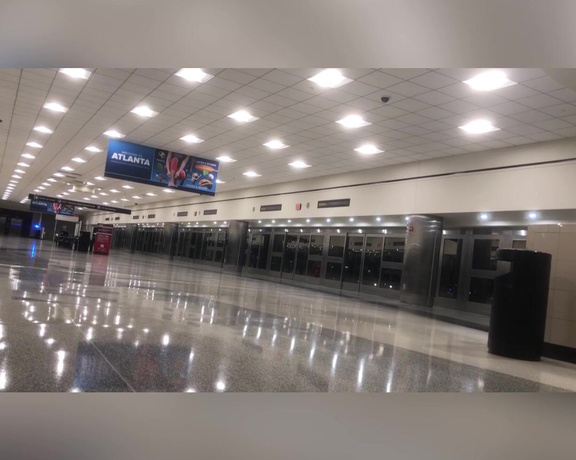 Gassy Panda aka gassypanda - 04-02-2022 OnlyFans Video - Some small but deadly airport toots from my Atlanta trip  I know they kinda hard