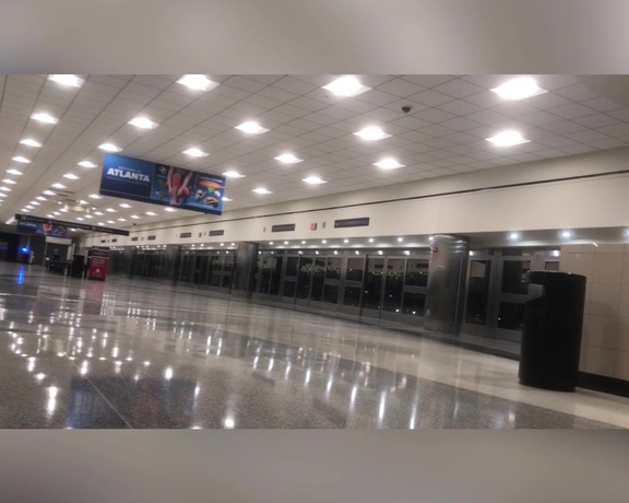 Gassy Panda aka gassypanda - 04-02-2022 OnlyFans Video - Some small but deadly airport toots from my Atlanta trip  I know they kinda hard