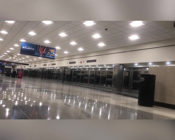 Gassy Panda aka gassypanda - 04-02-2022 OnlyFans Video - Some small but deadly airport toots from my Atlanta trip  I know they kinda hard