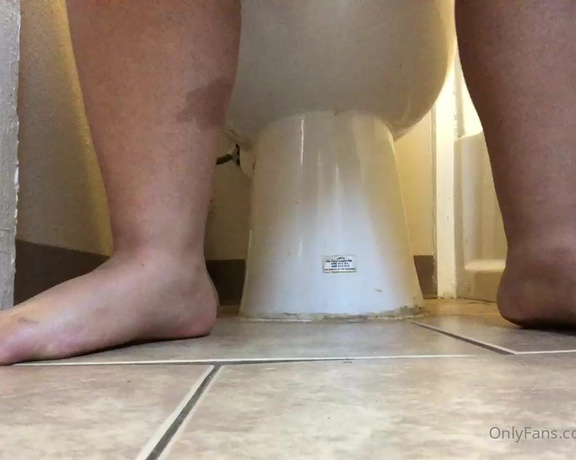 Gassy Panda aka gassypanda - 06-17-2020 OnlyFans Video - Heres a daily clip as promised I blew The bathroom up