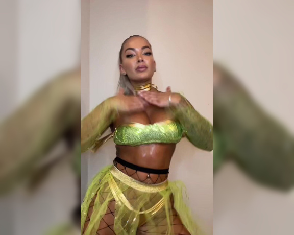 Hayley Davies aka itshayleydavies - 10-30-2023 OnlyFans Video - Rate my dance from 1_10