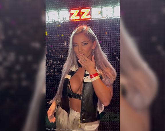 Hayley Davies aka itshayleydavies - 01-26-2024 OnlyFans Video - Night out