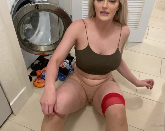 Kendra Karter aka kendrakarter - 04-17-2020 OnlyFans Video - Got distracted doing laundry