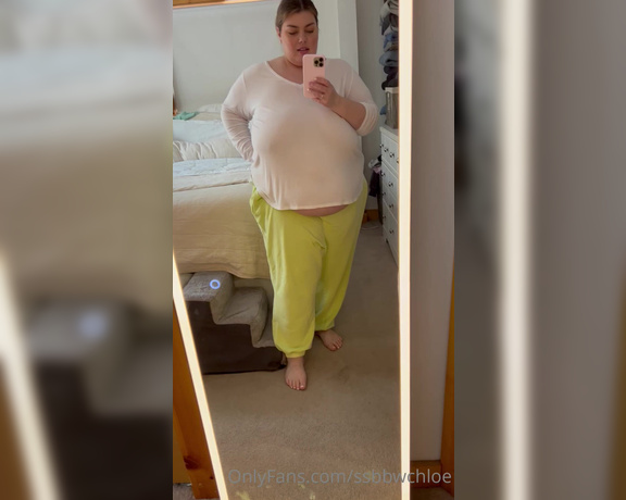 BBW Chloe aka bbwchloe - 05-12-2022 OnlyFans Video - Belly full on McDonalds