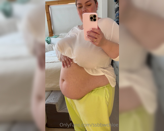 BBW Chloe aka bbwchloe - 05-12-2022 OnlyFans Video - Belly full on McDonalds