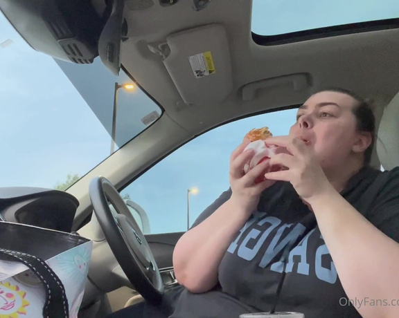 BBW Chloe aka bbwchloe - 07-18-2022 OnlyFans Video - I had dinner in my car this weekend so I could have a moment of peace