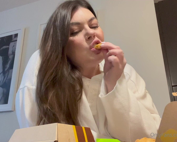 BBW Chloe aka bbwchloe - 02-03-2023 OnlyFans Video - My happy meal