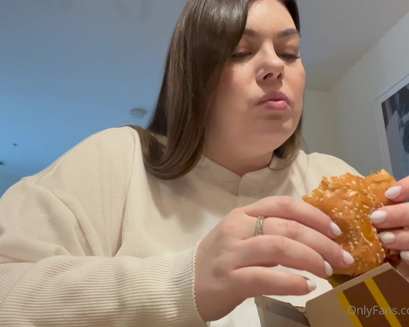 BBW Chloe aka bbwchloe - 02-03-2023 OnlyFans Video - My happy meal