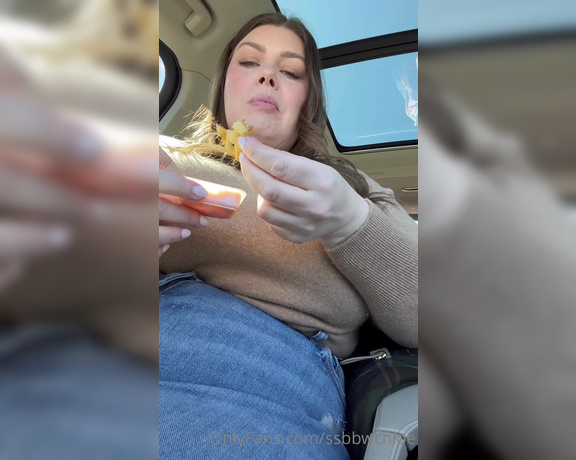 BBW Chloe aka bbwchloe - 03-30-2023 OnlyFans Video - Just a little afternoon snack of my faves while I let my gut hang out of