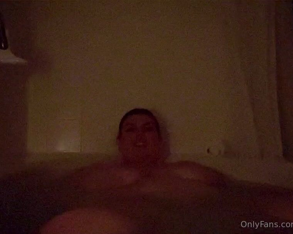 BBW Chloe aka bbwchloe - 02-01-2024 OnlyFans Video - Playing in the tub